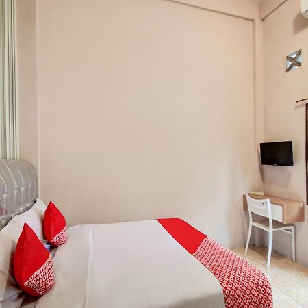 Oyo 3389 Sonya Homestay Syariah Tebing Tinggi Eksteriør bilde