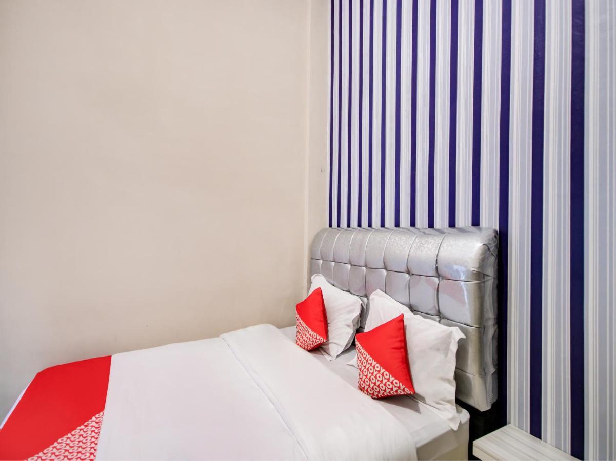 Oyo 3389 Sonya Homestay Syariah Tebing Tinggi Eksteriør bilde