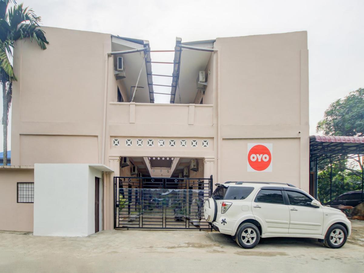 Oyo 3389 Sonya Homestay Syariah Tebing Tinggi Eksteriør bilde