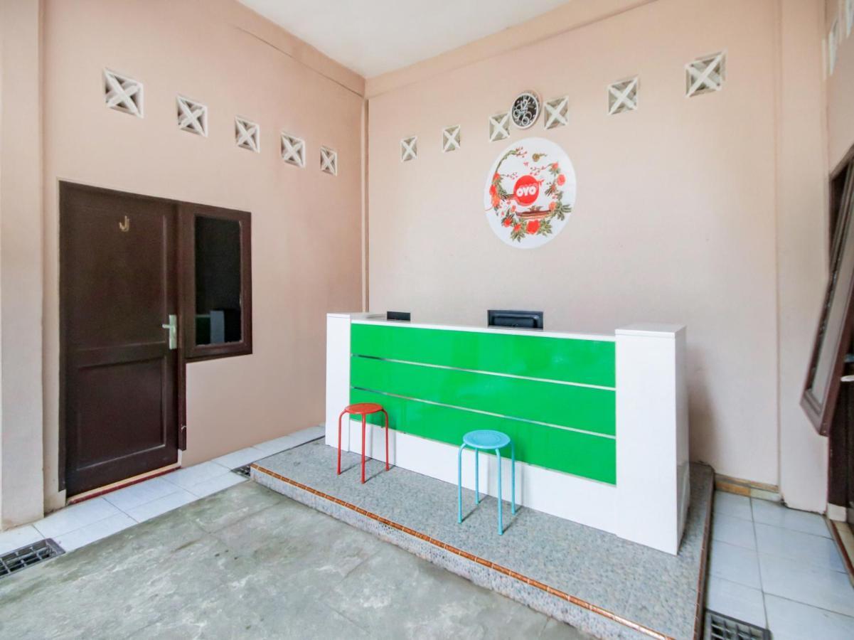 Oyo 3389 Sonya Homestay Syariah Tebing Tinggi Eksteriør bilde