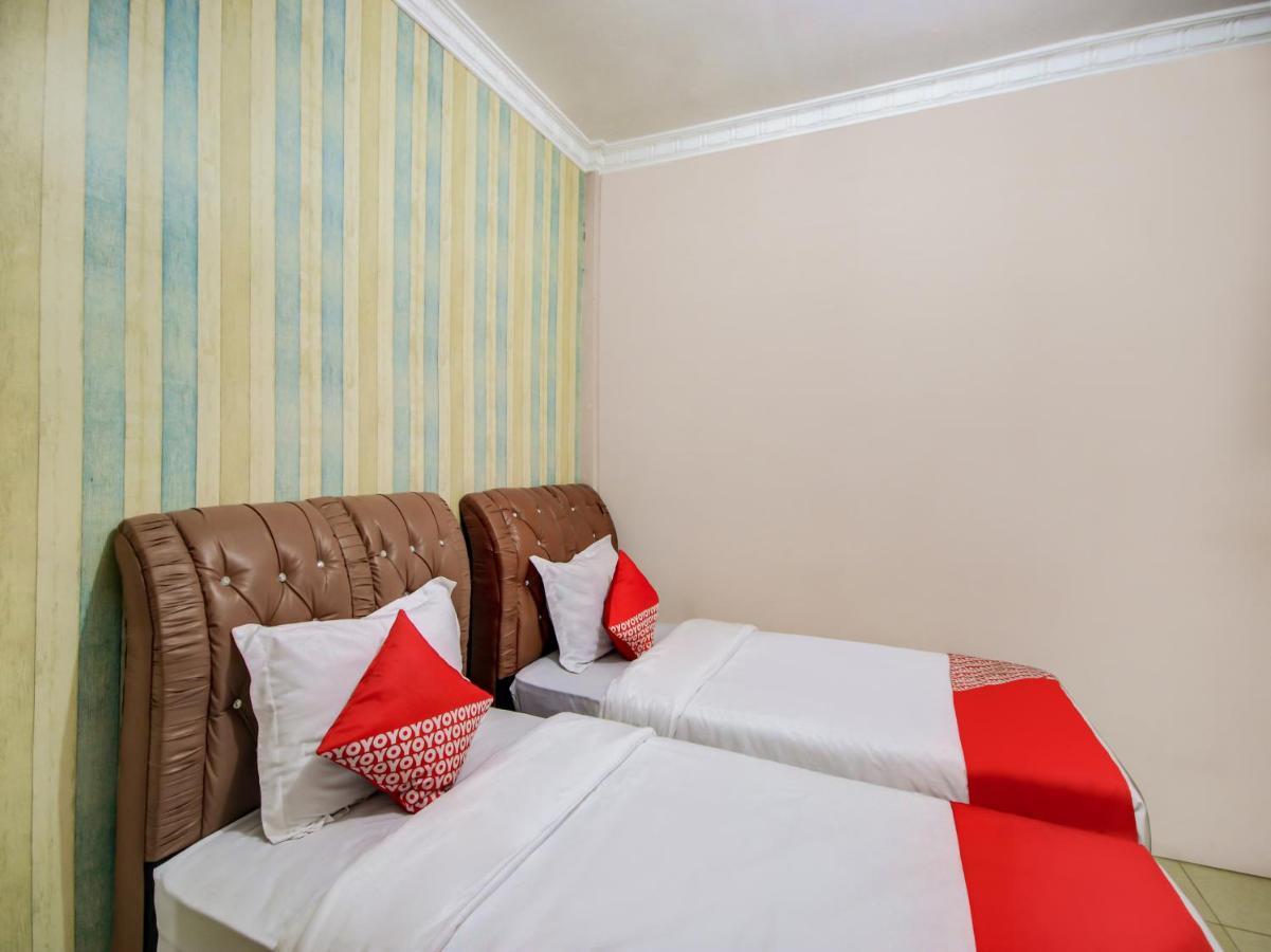 Oyo 3389 Sonya Homestay Syariah Tebing Tinggi Eksteriør bilde